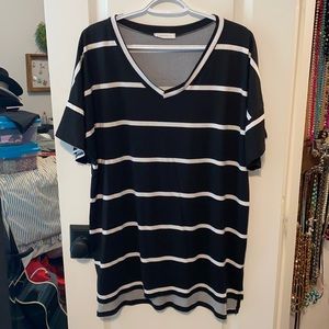 VERY SOFT!! Striped V-Neck